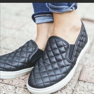 Steve Madden slip on